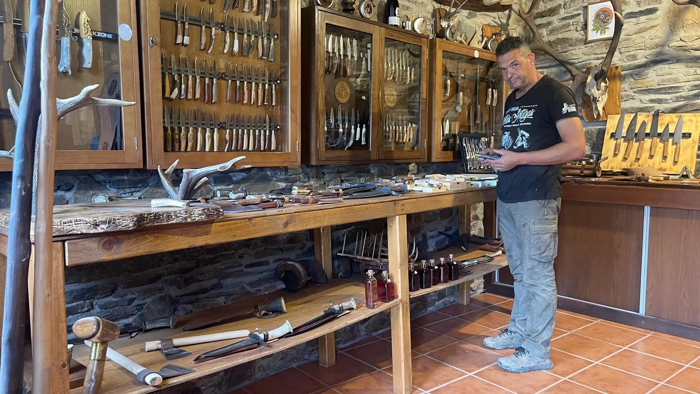 Gilberto Ferreira, Facas e navalhas